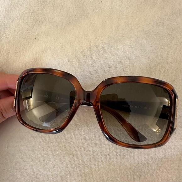 SALVATORE FERRAGAMO Sunglasses - Picture 5 of 10